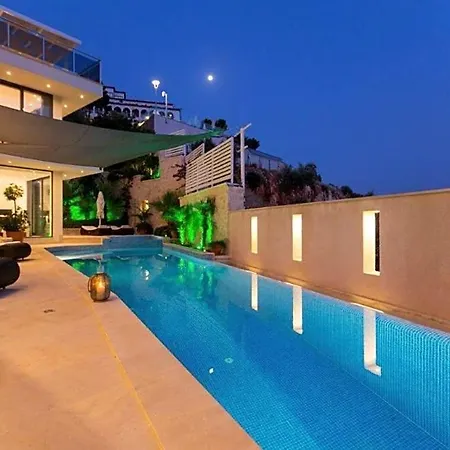 Βίλα Sleeps 10 Pool Air Con Wifi