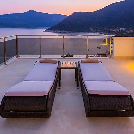 Sleeps 10 Pool Air Con Wifi